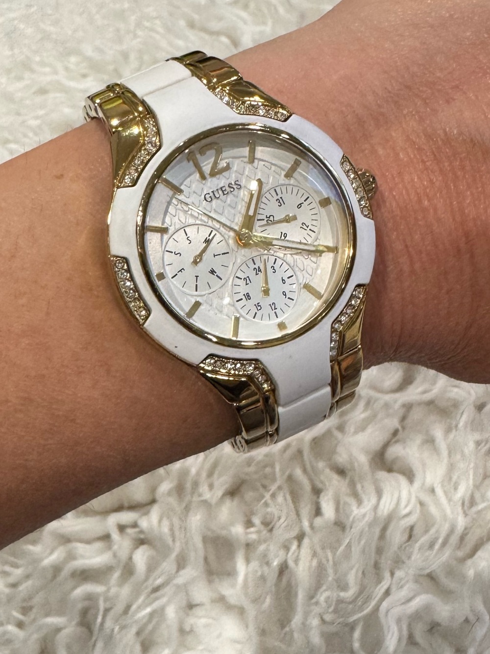 Guess watch✨